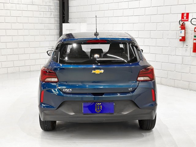 Chevrolet Onix 1.0 FLEX LT MANUAL 2023/2024 azul à venda na Unique Automóveis em Indaiatuba — foto 6