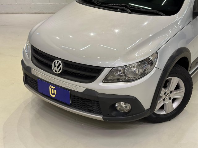 Volkswagen Saveiro 1.6 CROSS CE 8V FLEX 2P MANUAL 2012 prata à venda na Unique Automóveis em Indaiatuba — foto 2