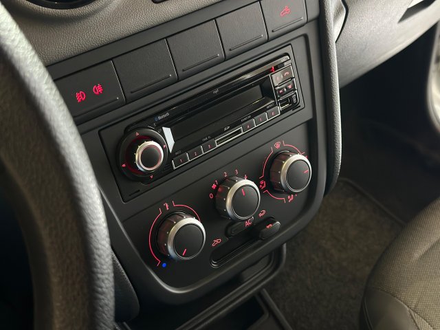 Volkswagen Saveiro 1.6 CROSS CE 8V FLEX 2P MANUAL 2012 prata à venda na Unique Automóveis em Indaiatuba — foto 11