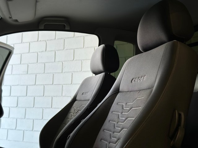 Volkswagen Saveiro 1.6 CROSS CE 8V FLEX 2P MANUAL 2012 prata à venda na Unique Automóveis em Indaiatuba — foto 12