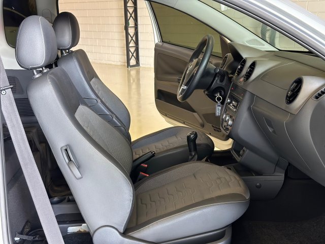 Volkswagen Saveiro 1.6 CROSS CE 8V FLEX 2P MANUAL 2012 prata à venda na Unique Automóveis em Indaiatuba — foto 14