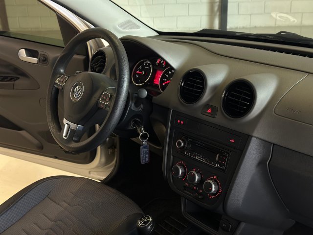 Volkswagen Saveiro 1.6 CROSS CE 8V FLEX 2P MANUAL 2012 prata à venda na Unique Automóveis em Indaiatuba — foto 16