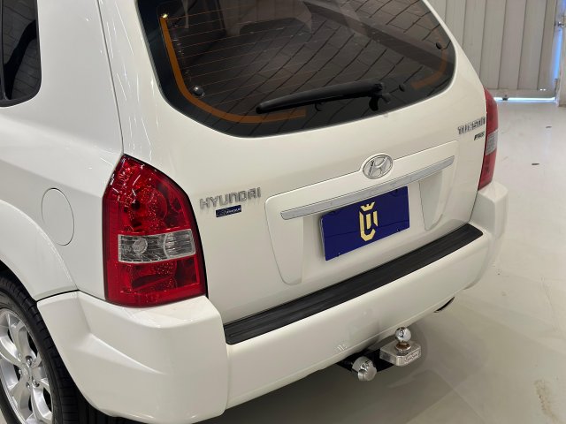 Hyundai Tucson 2.0 MPFI GLS BASE 16V 143CV 2WD FLEX 4P AUTOMÁTICO 2015/2016 branco à venda na Unique Automóveis em Indaiatuba — foto 5