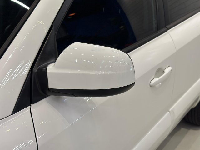 Hyundai Tucson 2.0 MPFI GLS BASE 16V 143CV 2WD FLEX 4P AUTOMÁTICO 2015/2016 branco à venda na Unique Automóveis em Indaiatuba — foto 8