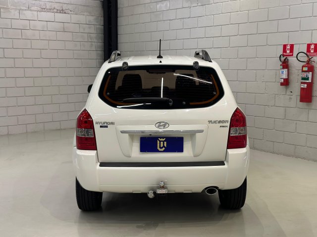 Hyundai Tucson 2.0 MPFI GLS BASE 16V 143CV 2WD FLEX 4P AUTOMÁTICO 2015/2016 branco à venda na Unique Automóveis em Indaiatuba — foto 13