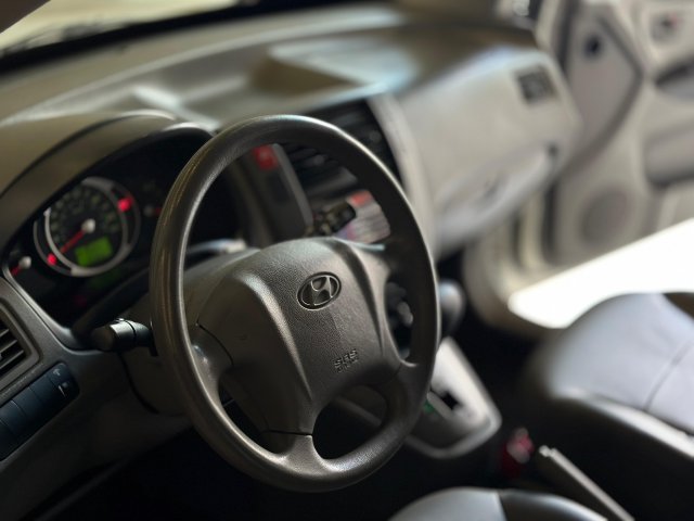 Hyundai Tucson 2.0 MPFI GLS BASE 16V 143CV 2WD FLEX 4P AUTOMÁTICO 2015/2016 branco à venda na Unique Automóveis em Indaiatuba — foto 20