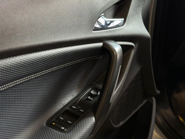 Chevrolet Tracker 1.2 TURBO FLEX PREMIER AUTOMÁTICO 2022 prata à venda na Unique Automóveis em Indaiatuba — foto 12