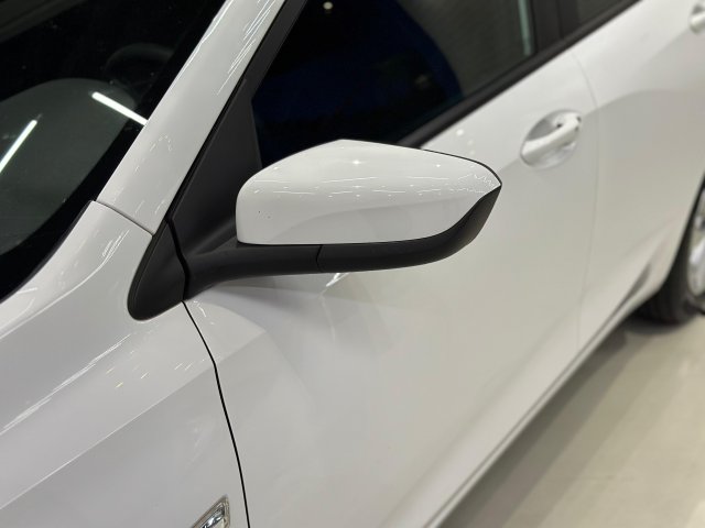 Chevrolet Onix 1.0 FLEX LT MANUAL 2021/2022 branco à venda na Unique Automóveis em Indaiatuba — foto 7