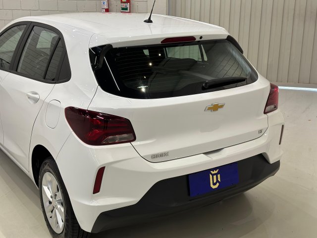 Chevrolet Onix 1.0 FLEX LT MANUAL 2021/2022 branco à venda na Unique Automóveis em Indaiatuba — foto 4