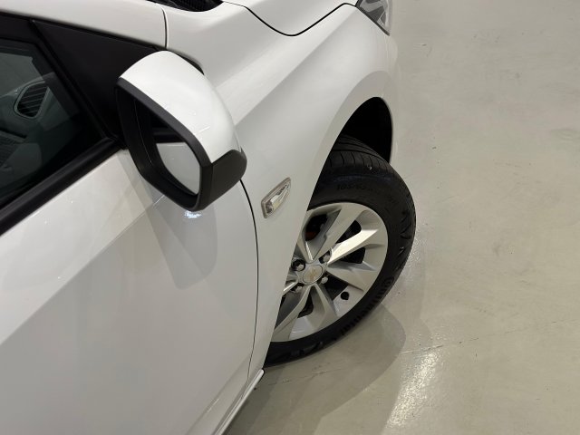 Chevrolet Onix 1.0 FLEX LT MANUAL 2021/2022 branco à venda na Unique Automóveis em Indaiatuba — foto 9