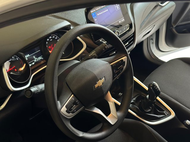 Chevrolet Onix 1.0 FLEX LT MANUAL 2021/2022 branco à venda na Unique Automóveis em Indaiatuba — foto 11