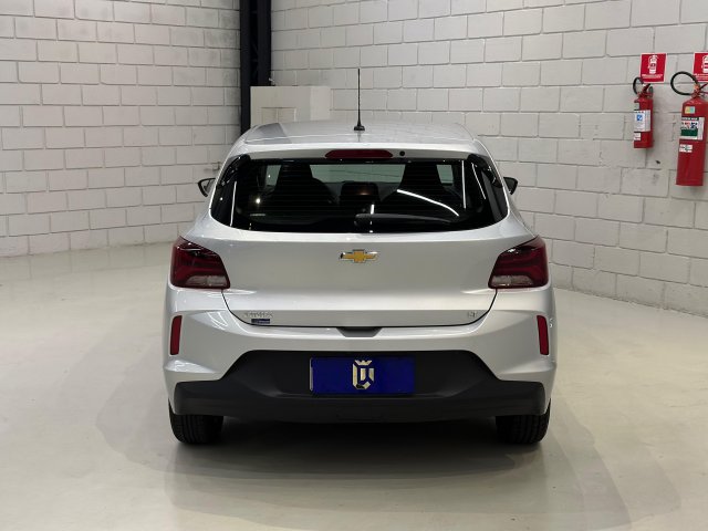Chevrolet Onix 1.0 FLEX LT MANUAL 2022/2023 prata à venda na Unique Automóveis em Indaiatuba — foto 5