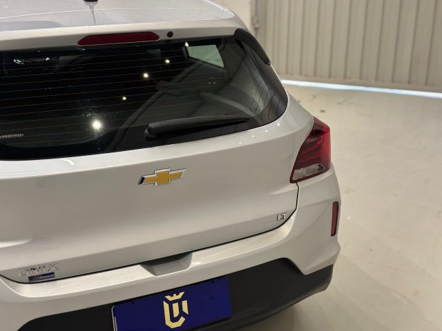 Chevrolet Onix 1.0 FLEX LT MANUAL 2022/2023 prata à venda na Unique Automóveis em Indaiatuba — foto 8