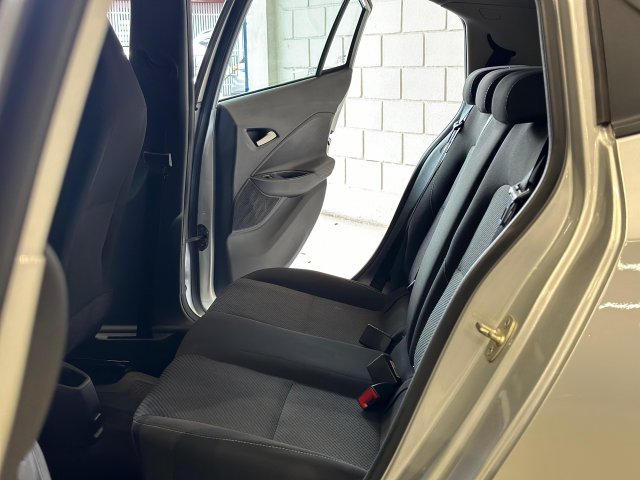 Chevrolet Onix 1.0 FLEX LT MANUAL 2022/2023 prata à venda na Unique Automóveis em Indaiatuba — foto 17