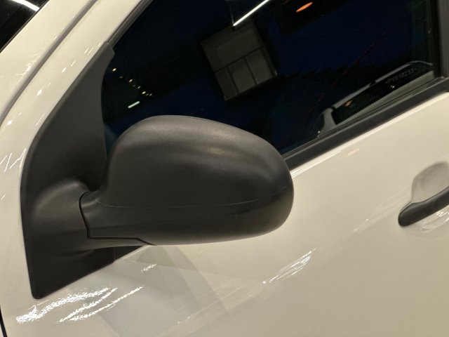 Fiat Mobi 1.0 EVO FLEX LIKE. MANUAL 2022/2023 branco à venda na Unique Automóveis em Indaiatuba — foto 4