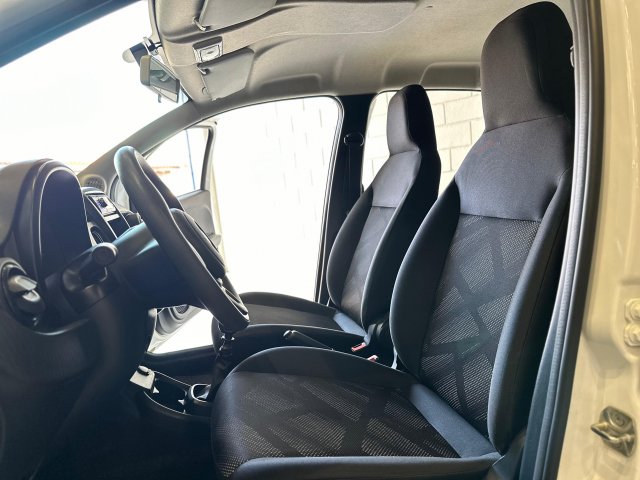Fiat Mobi 1.0 EVO FLEX LIKE. MANUAL 2022/2023 branco à venda na Unique Automóveis em Indaiatuba — foto 16