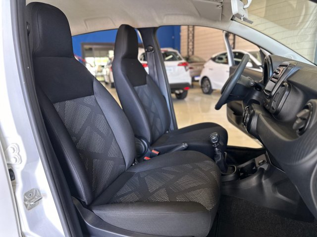 Fiat Mobi 1.0 EVO FLEX LIKE. MANUAL 2022/2023 branco à venda na Unique Automóveis em Indaiatuba — foto 20