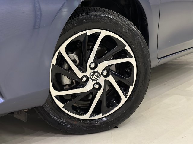 Toyota Yaris Hatch 1.5 16V FLEX XLS MULTIDRIVE 2023/2024 cinza à venda na Unique Automóveis em Indaiatuba — foto 7