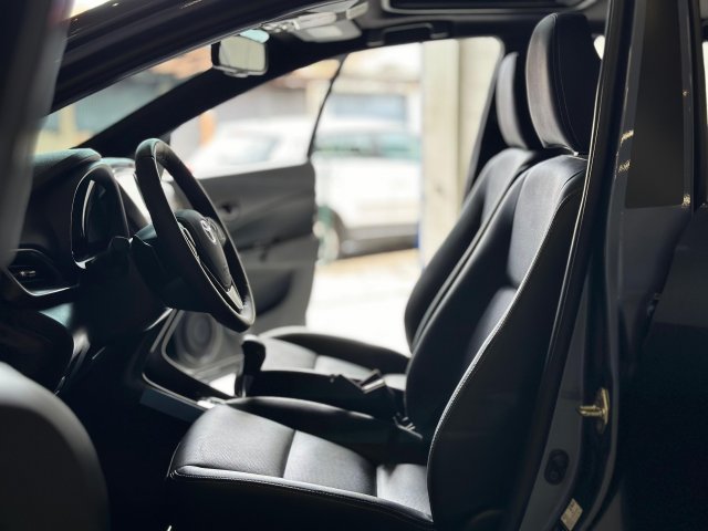 Toyota Yaris Hatch 1.5 16V FLEX XLS MULTIDRIVE 2023/2024 cinza à venda na Unique Automóveis em Indaiatuba — foto 12