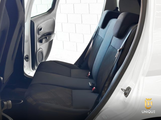 Fiat Mobi 1.0 EVO FLEX EASY MANUAL 2019 branco à venda na Unique Automóveis em Indaiatuba — foto 10