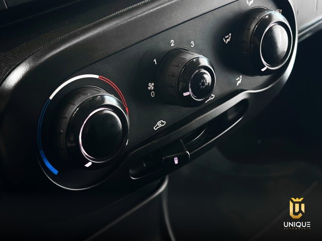 Fiat Mobi 1.0 EVO FLEX EASY MANUAL 2019 branco à venda na Unique Automóveis em Indaiatuba — foto 16