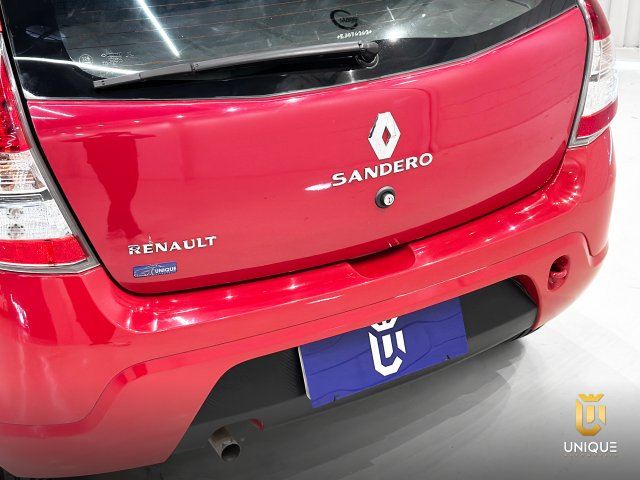 Renault Sandero 1.0 AUTHENTIQUE 16V FLEX 4P MANUAL 2013/2014 vermelho à venda na Unique Automóveis em Indaiatuba — foto 6