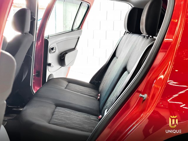 Renault Sandero 1.0 AUTHENTIQUE 16V FLEX 4P MANUAL 2013/2014 vermelho à venda na Unique Automóveis em Indaiatuba — foto 8
