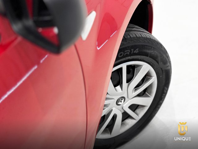 Renault Sandero 1.0 AUTHENTIQUE 16V FLEX 4P MANUAL 2013/2014 vermelho à venda na Unique Automóveis em Indaiatuba — foto 14
