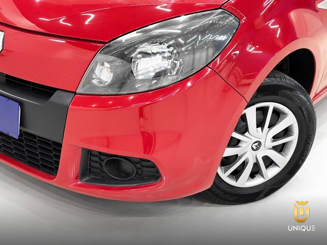 Renault Sandero 1.0 AUTHENTIQUE 16V FLEX 4P MANUAL 2013/2014 vermelho à venda na Unique Automóveis em Indaiatuba — foto 15