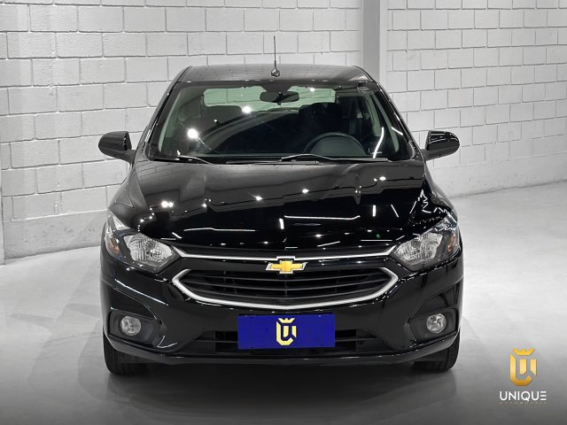 Chevrolet Onix 1.4 MPFI LT 8V FLEX 4P MANUAL 2017/2018 preto à venda na Unique Automóveis em Indaiatuba — foto 4