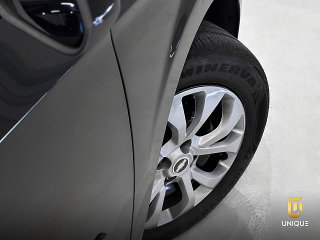 Chevrolet Onix 1.4 MPFI LT 8V FLEX 4P MANUAL 2017/2018 preto à venda na Unique Automóveis em Indaiatuba — foto 18