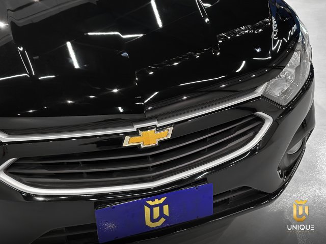 Chevrolet Onix 1.4 MPFI LT 8V FLEX 4P MANUAL 2017/2018 preto à venda na Unique Automóveis em Indaiatuba — foto 16
