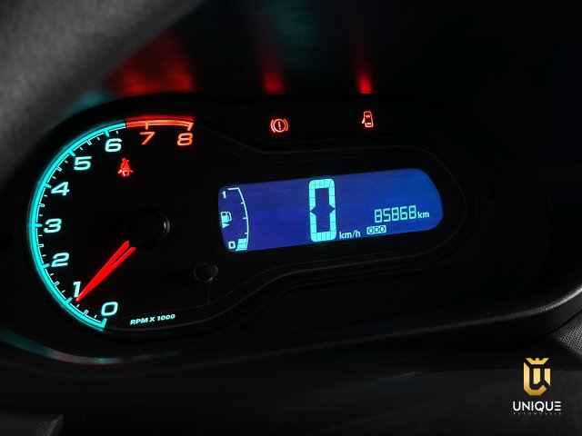 Chevrolet Onix 1.4 MPFI LT 8V FLEX 4P MANUAL 2017/2018 preto à venda na Unique Automóveis em Indaiatuba — foto 7