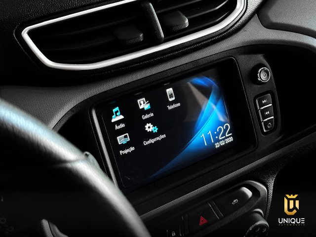 Chevrolet Onix 1.4 MPFI LT 8V FLEX 4P MANUAL 2017/2018 preto à venda na Unique Automóveis em Indaiatuba — foto 14