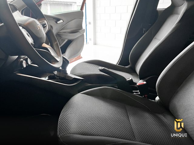 Chevrolet Onix 1.0 FLEX PLUS LT MANUAL 2021/2022 vermelho à venda na Unique Automóveis em Indaiatuba — foto 12