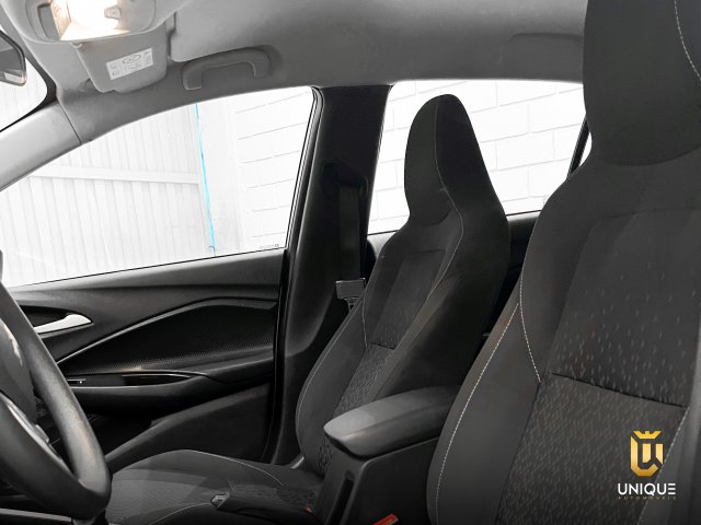 Chevrolet Onix 1.0 FLEX LT MANUAL 2020 prata à venda na Unique Automóveis em Indaiatuba — foto 10