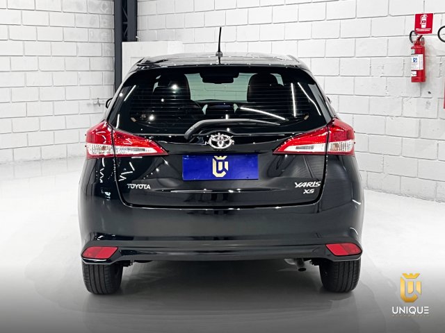 Toyota Yaris Hatch 1.5 16V FLEX XS MULTIDRIVE 2018/2019 preto à venda na Unique Automóveis em Indaiatuba — foto 5