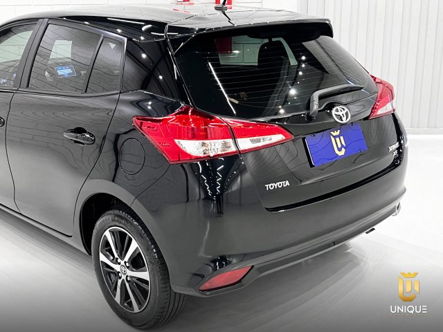 Toyota Yaris Hatch 1.5 16V FLEX XS MULTIDRIVE 2018/2019 preto à venda na Unique Automóveis em Indaiatuba — foto 6