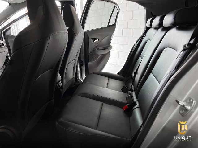 Chevrolet Onix 1.0 TURBO FLEX PREMIER AUTOMÁTICO 2022/2023 prata à venda na Unique Automóveis em Indaiatuba — foto 17