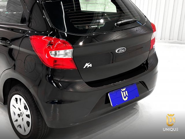 Ford Ka 1.5 SE 16V FLEX 4P MANUAL 2014/2015 preto à venda na Unique Automóveis em Indaiatuba — foto 15