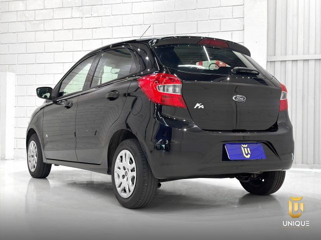 Ford Ka 1.5 SE 16V FLEX 4P MANUAL 2014/2015 preto à venda na Unique Automóveis em Indaiatuba — foto 19