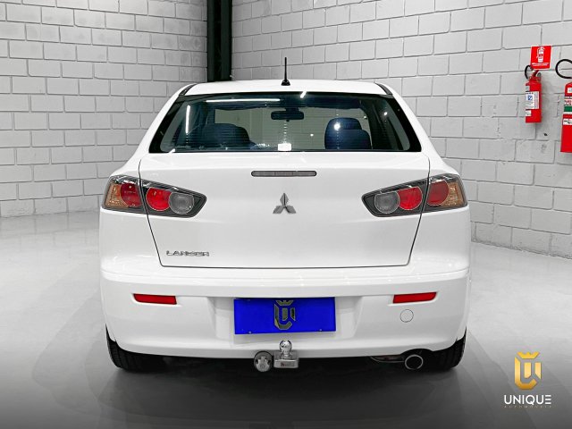 Mitsubishi Lancer 2.0 CVT 16V GASOLINA 4P AUTOMÁTICO 2014 branco à venda na Unique Automóveis em Indaiatuba — foto 5