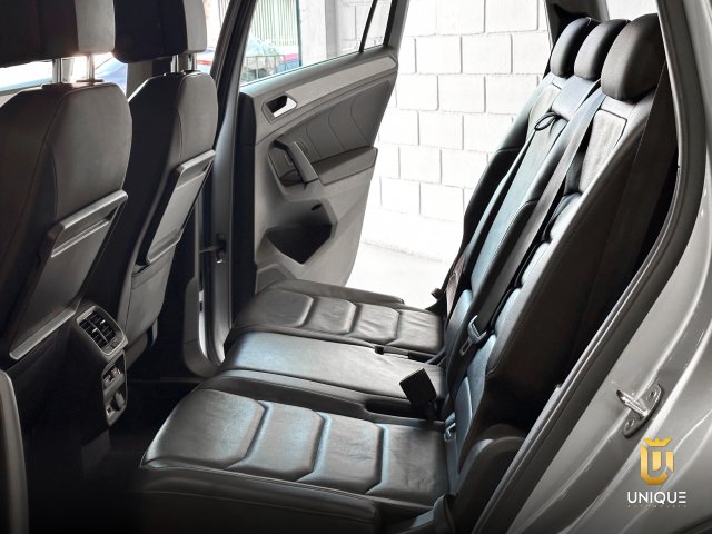 Volkswagen Tiguan 1.4 250 TSI TOTAL FLEX ALLSPACE COMFORTLINE TIPTRONIC 2019 cinza à venda na Unique Automóveis em Indaiatuba — foto 18