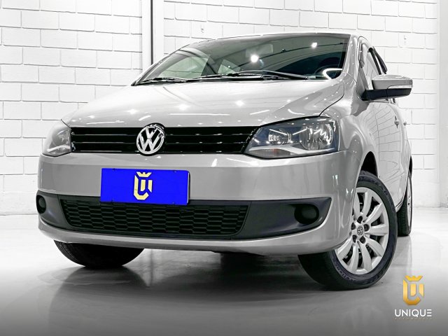 Volkswagen Fox 1.0 MI 8V FLEX 4P MANUAL 2011/2012 prata à venda na Unique Automóveis em Indaiatuba — foto 2