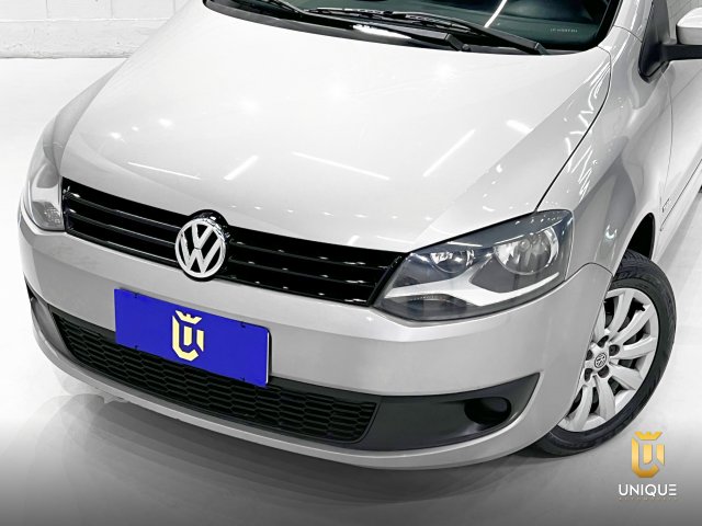 Volkswagen Fox 1.0 MI 8V FLEX 4P MANUAL 2011/2012 prata à venda na Unique Automóveis em Indaiatuba — foto 3