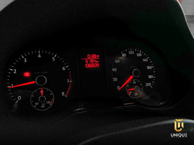 Volkswagen Fox 1.0 MI 8V FLEX 4P MANUAL 2011/2012 prata à venda na Unique Automóveis em Indaiatuba — foto 17