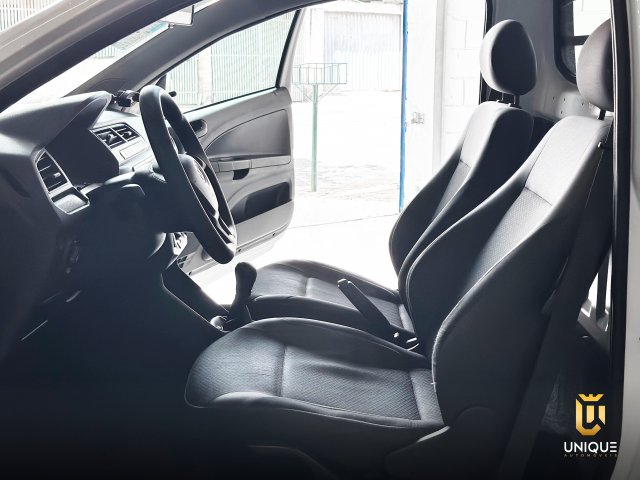 Volkswagen Saveiro 1.6 MSI ROBUST CS 8V FLEX 2P MANUAL 2021/2022 branco à venda na Unique Automóveis em Indaiatuba — foto 15