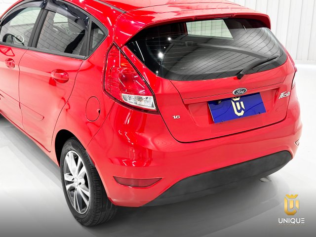 Ford Fiesta Hatch 1.6 SE HATCH 16V FLEX 4P MANUAL 2016/2017 vermelho à venda na Unique Automóveis em Indaiatuba — foto 7