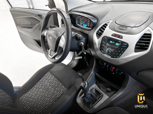 Ford Ka 1.0 SE 12V FLEX 4P MANUAL 2016/2017 branco à venda na Unique Automóveis em Indaiatuba — foto 18