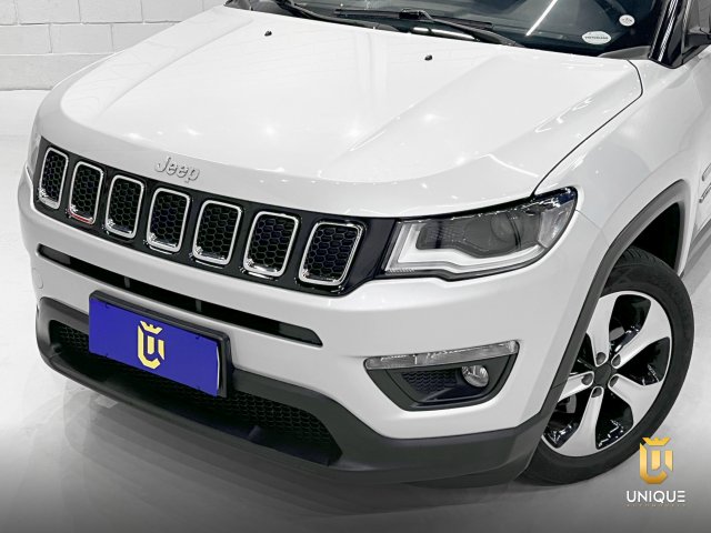 Jeep Compass 2.0 16V FLEX LONGITUDE AUTOMÁTICO 2018 prata à venda na Unique Automóveis em Indaiatuba — foto 2